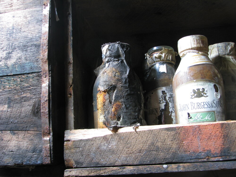 2008-09 'Terra Nova' hut, interior artefacts (034)