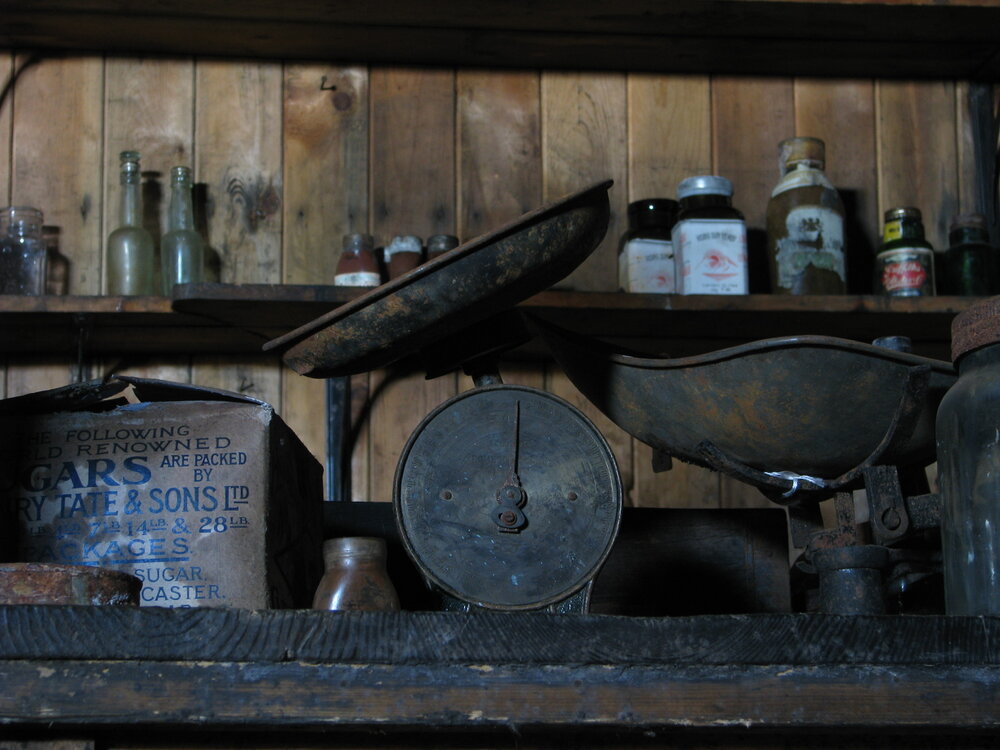 2008-09 'Terra Nova' hut, interior artefacts (050)