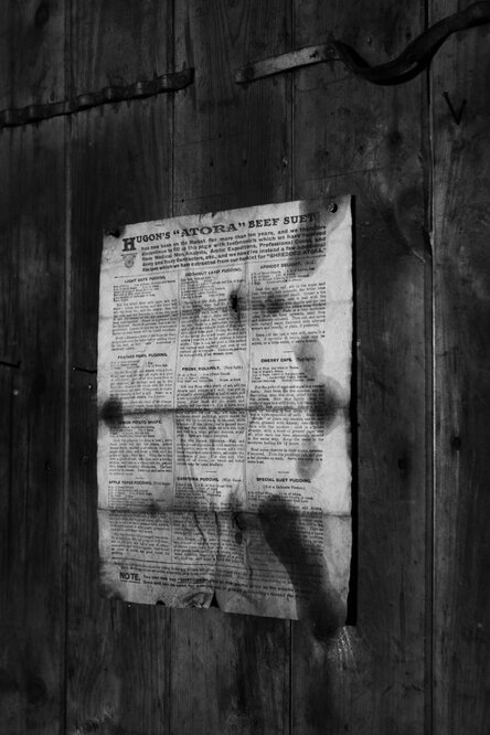 2008-09 'Terra Nova' hut, interior artefacts (094)