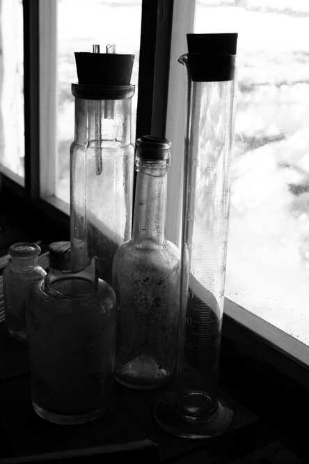 2008-09 'Terra Nova' hut, interior artefacts (101)