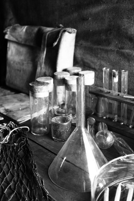 2008-09 'Terra Nova' hut, interior artefacts (102)