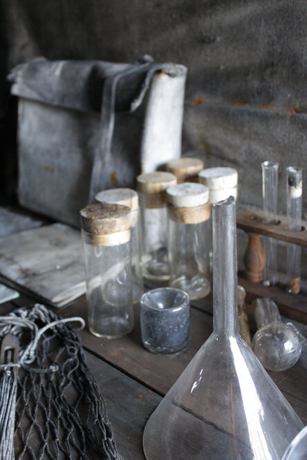 2008-09 'Terra Nova' hut, interior artefacts (104)