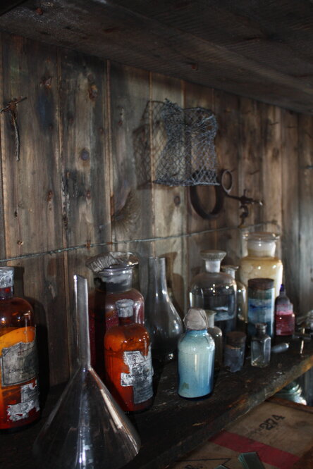 2008-09 'Terra Nova' hut, interior artefacts (131)