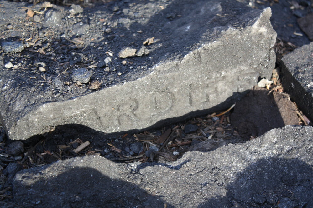 2008-09 'Terra Nova' hut, exterior artefacts (140)