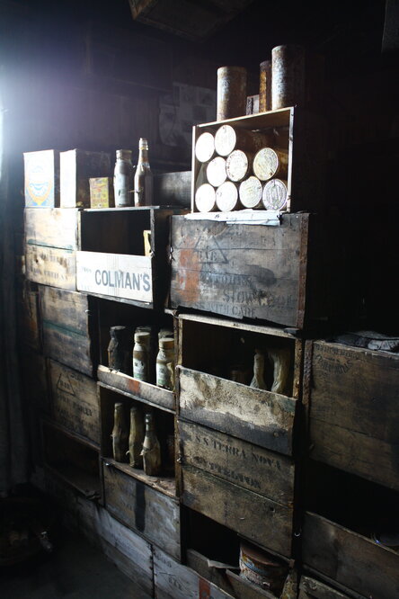 2008-09 'Terra Nova' hut, interior artefacts (162)