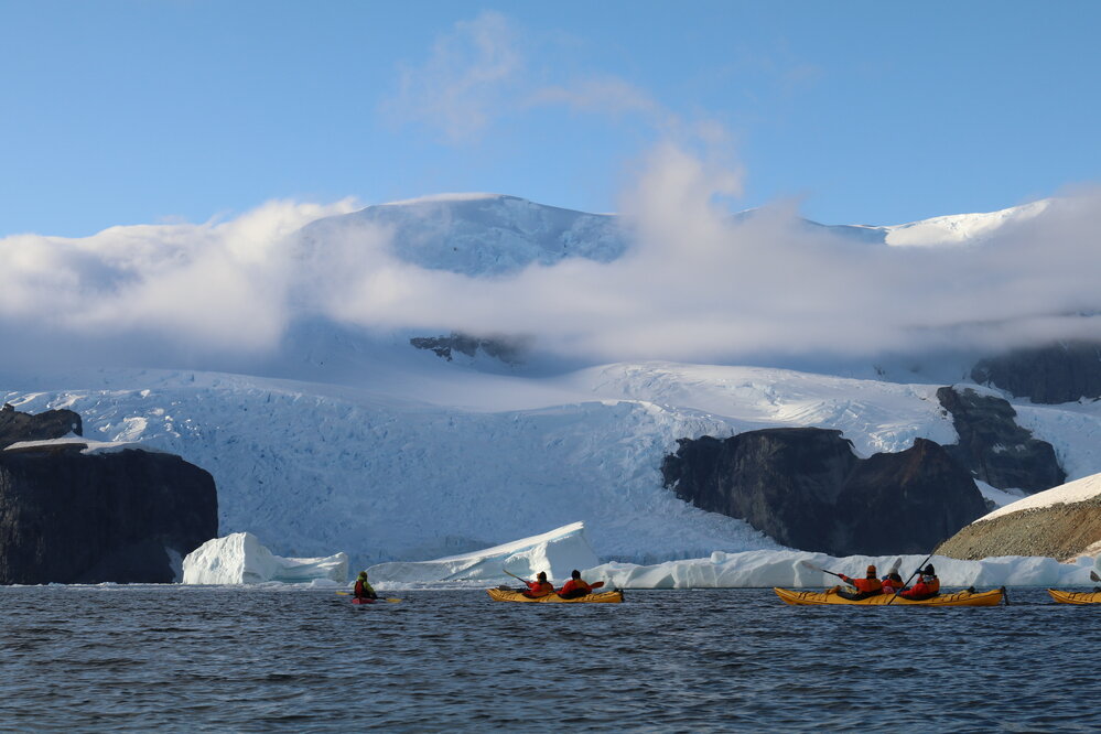 Olympic Kayaker and Expedition Kayaking Mentor Mike Dawson guides the Inspiring Explorers 