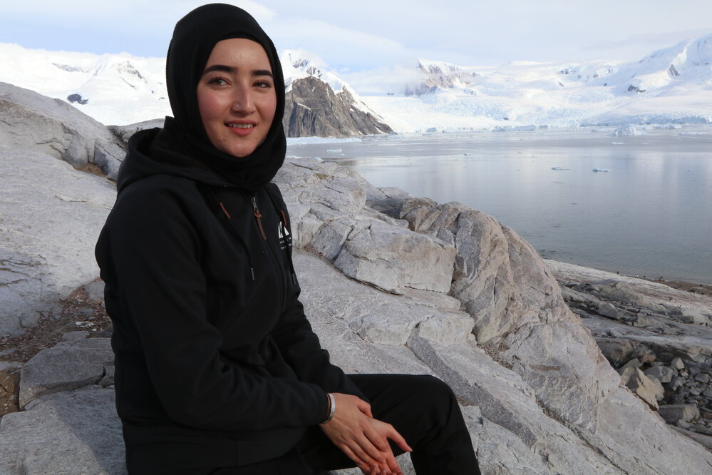 Inspiring Explorer Sadra Sultani (002)
