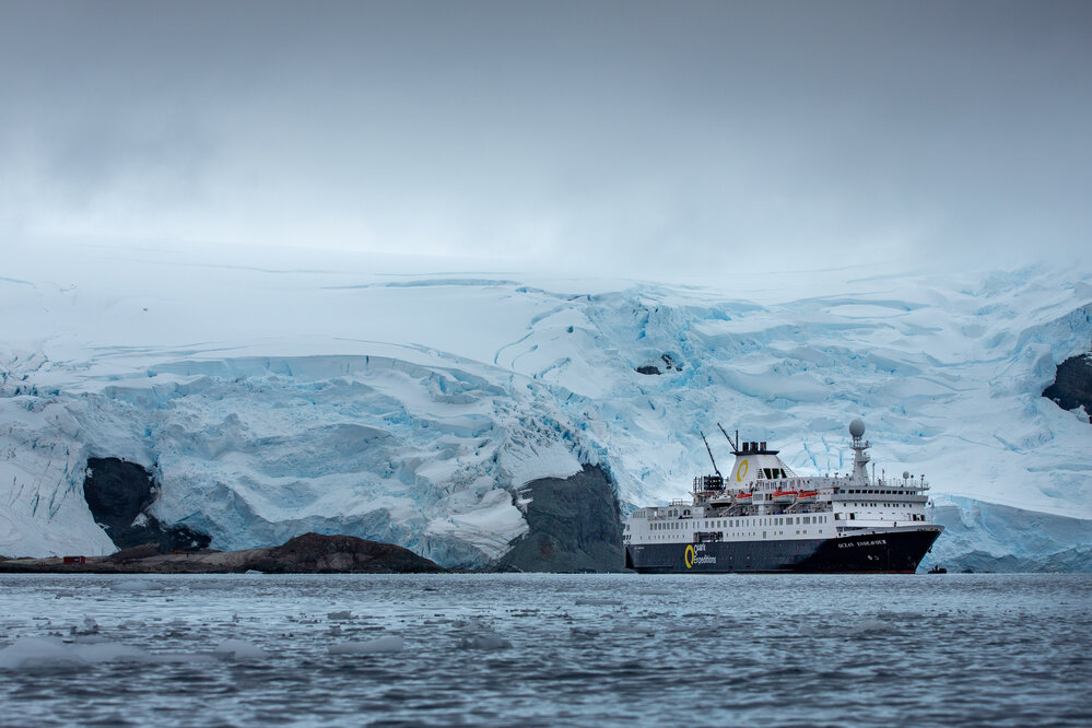 The Quark Expeditions Vessel, the 'Ocean Endeavour'  (009)