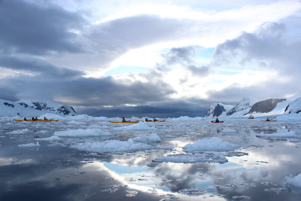 Convoy of kayakers