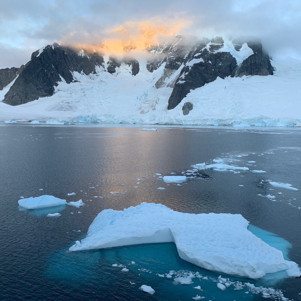 Icebergs and mountains