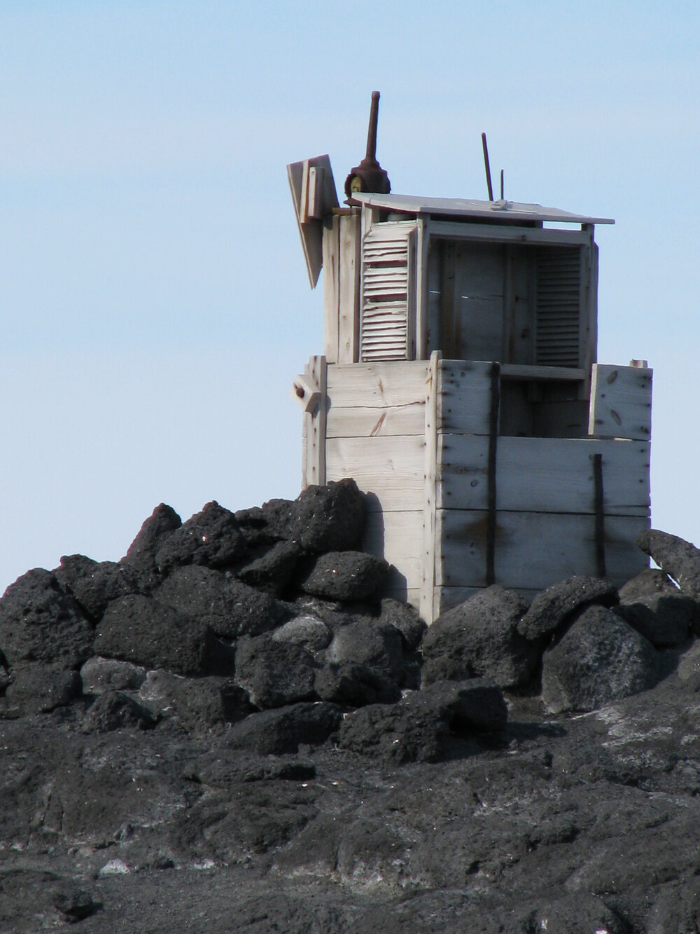 2008-09 Cape Royds hut, exterior (028)