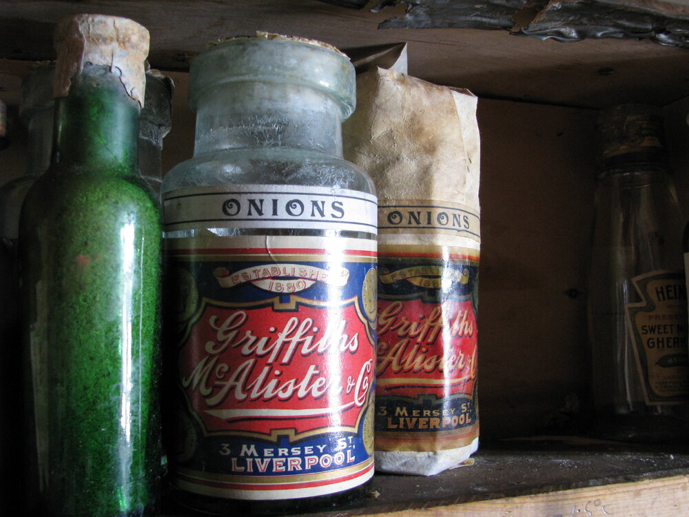 2008 09 'Nimrod' hut, interior artefacts (017)