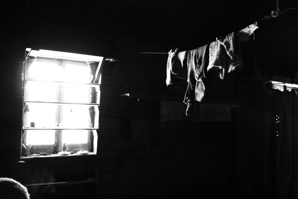 2008 09 'Nimrod' hut, interior artefacts (050)