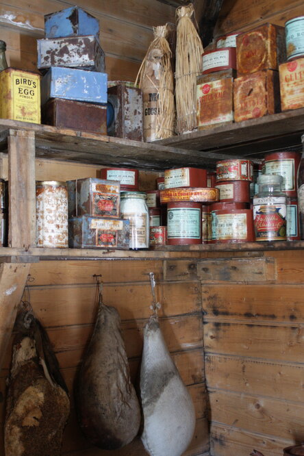 2008 09 'Nimrod' hut, interior artefacts (053)