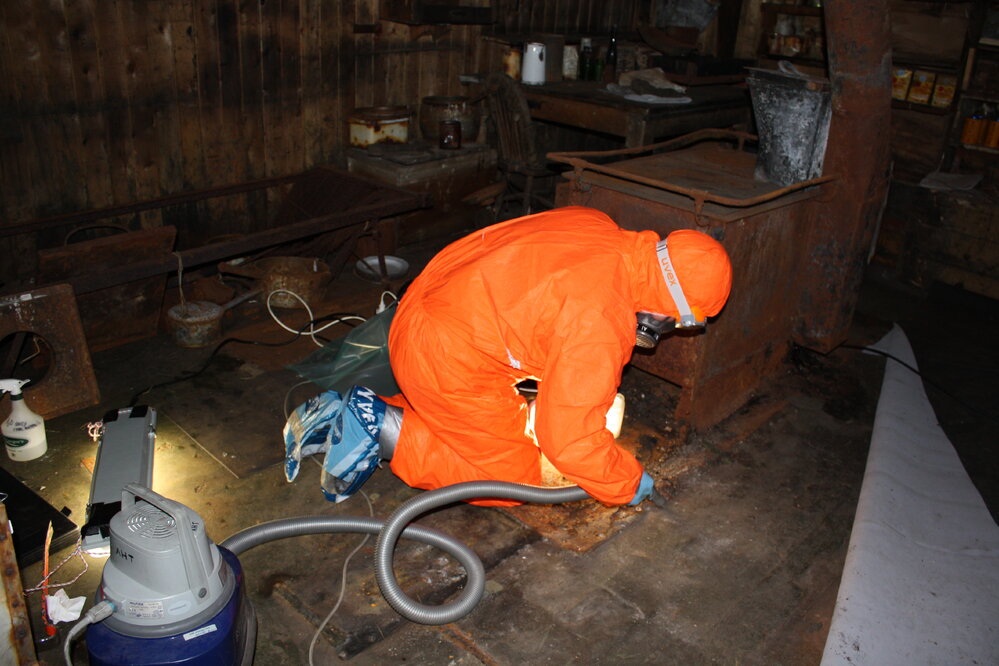 2008-09 'Terra Nova' hut, Galley stove (004)