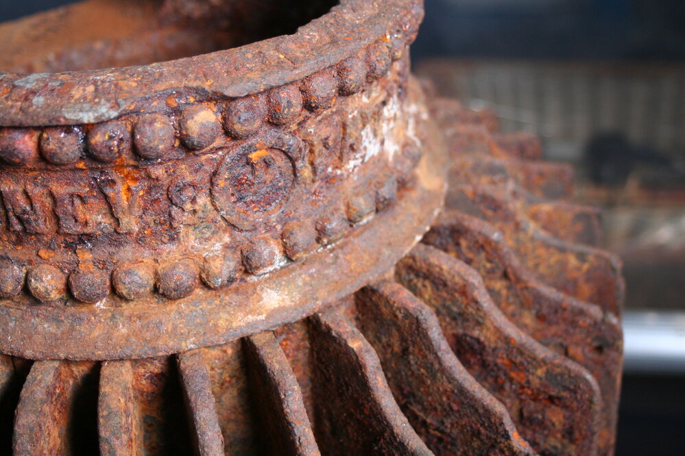 2008-09 'Terra Nova' hut, Wardroom stove (035)