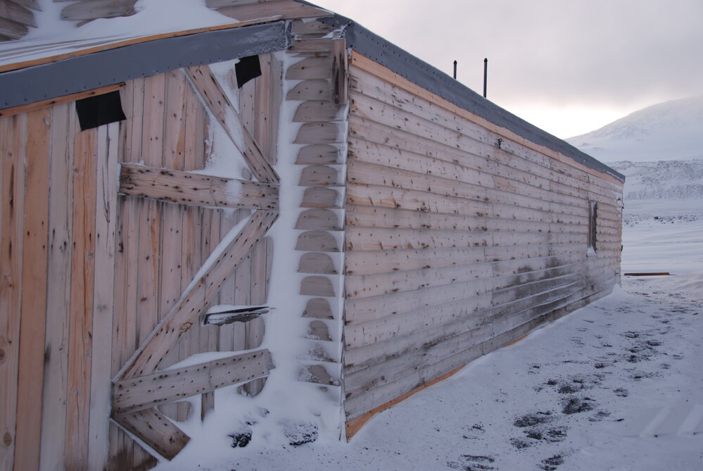 Winter 2009 Scott's 'Terra Nova' hut (002)