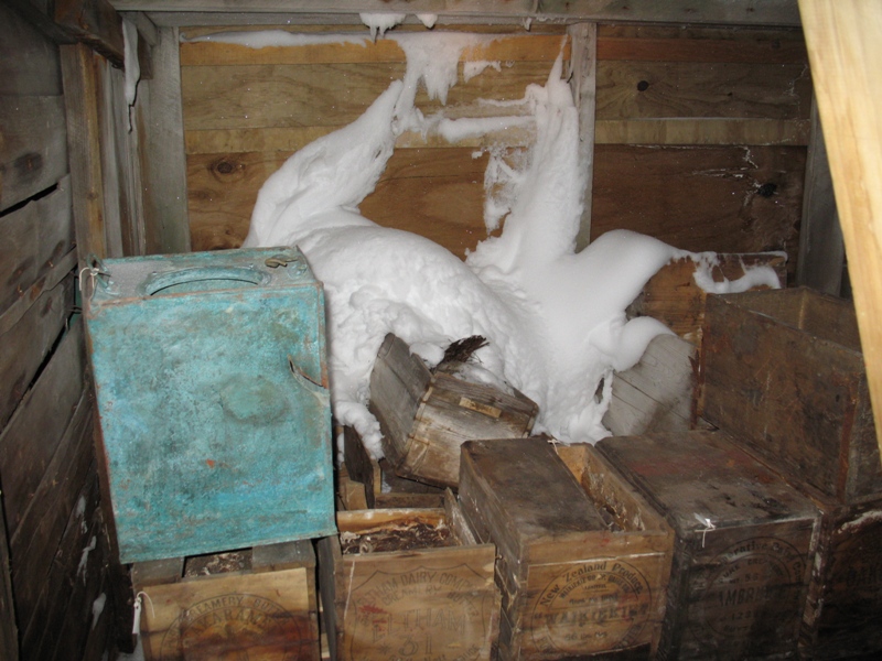 Winter 2009 Scott's 'Terra Nova' hut (004)