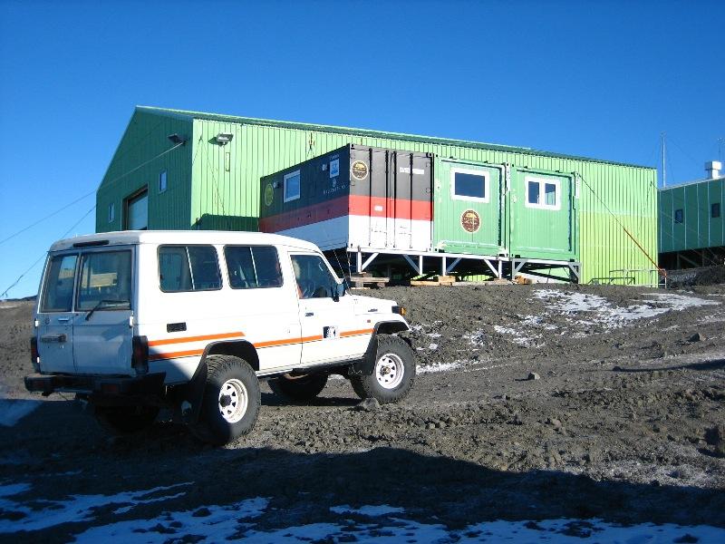 Winter 2009 AHT Conservation labs, Scott Base