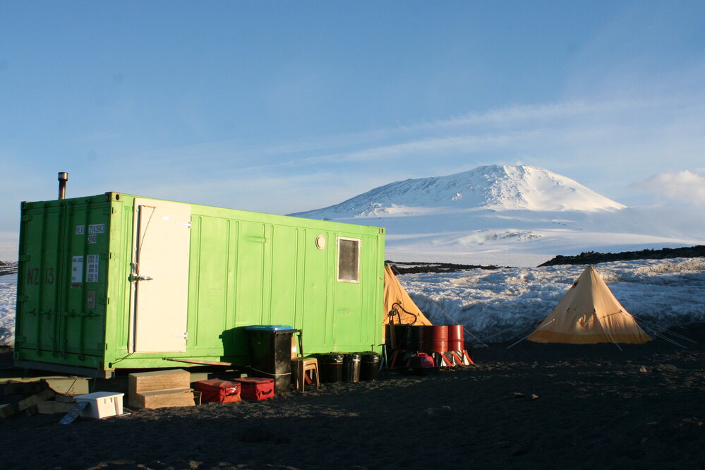 2008-09 'Terra Nova' hut, camp (133)