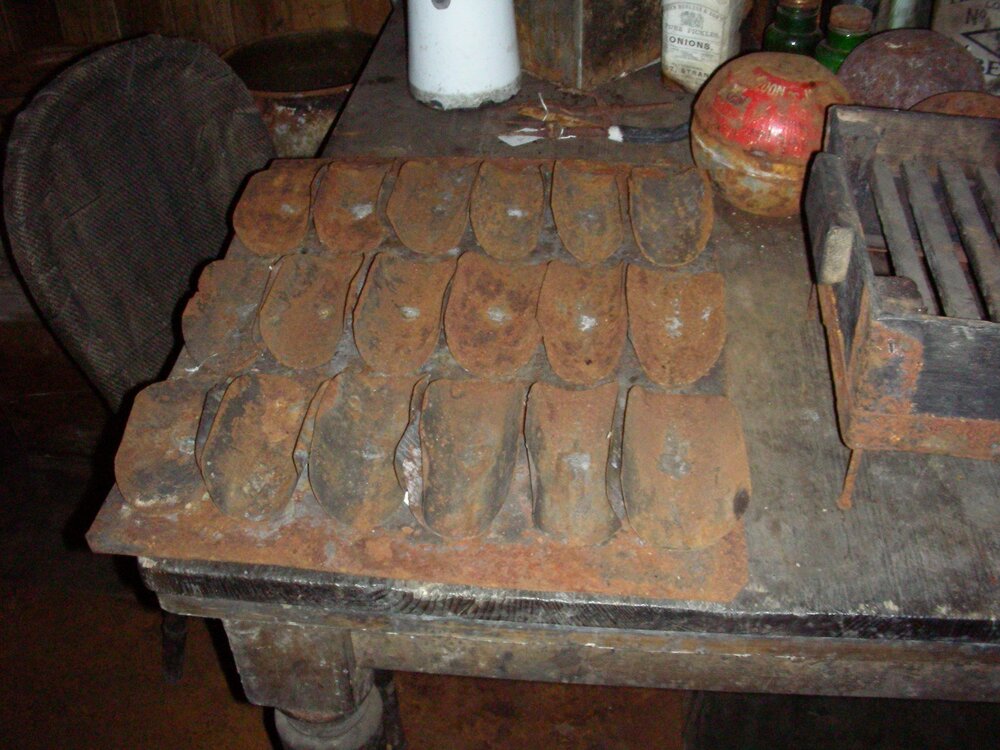 2007-08 Baking tray on table, Galley of Scott's 'Terra Nova' Hut