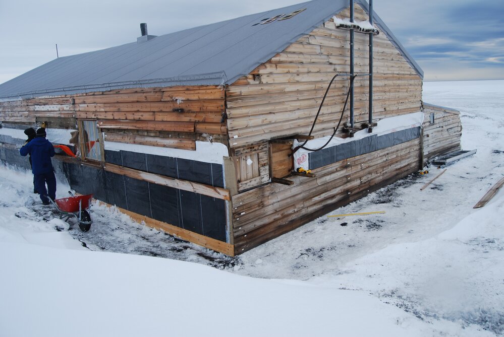 Removing ice during cladding repairs