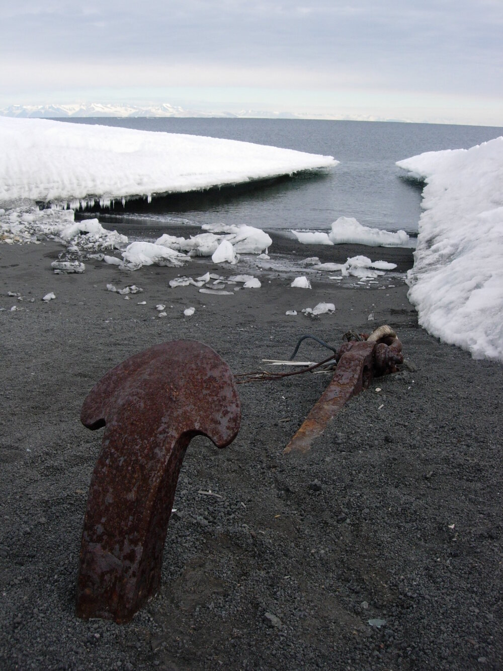 2007 'Aurora' anchor at Cape Evans