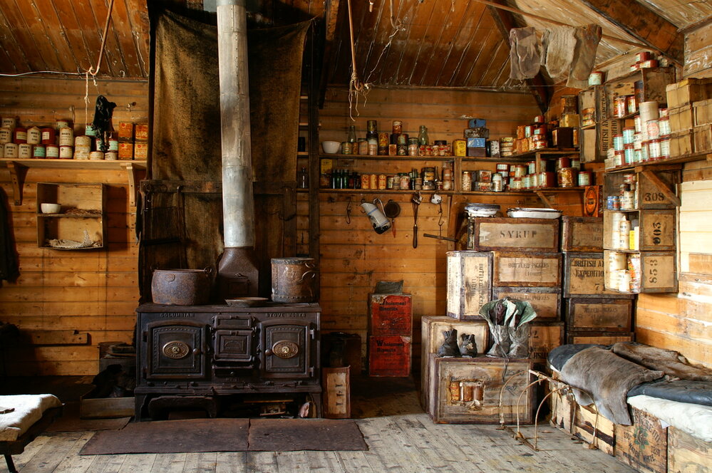 2007 Main space inside Shackleton's 'Nimrod' hut, Cape Royds
