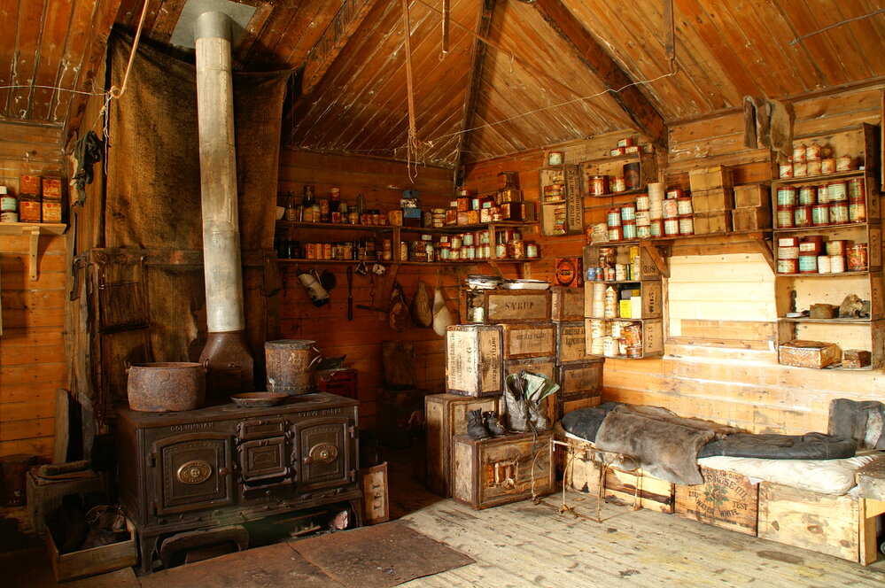 2007 Main space inside Shackleton's 'Nimrod' hut, Cape Royds