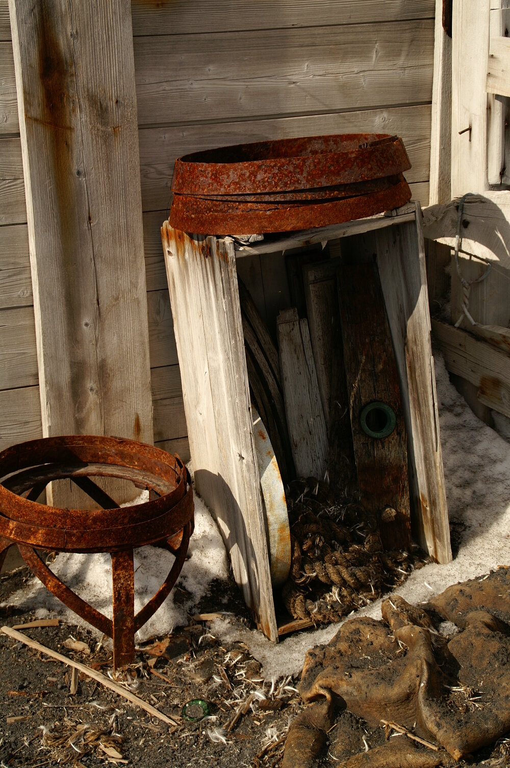 2007 Remains of a Speights barrel, Cape Royds