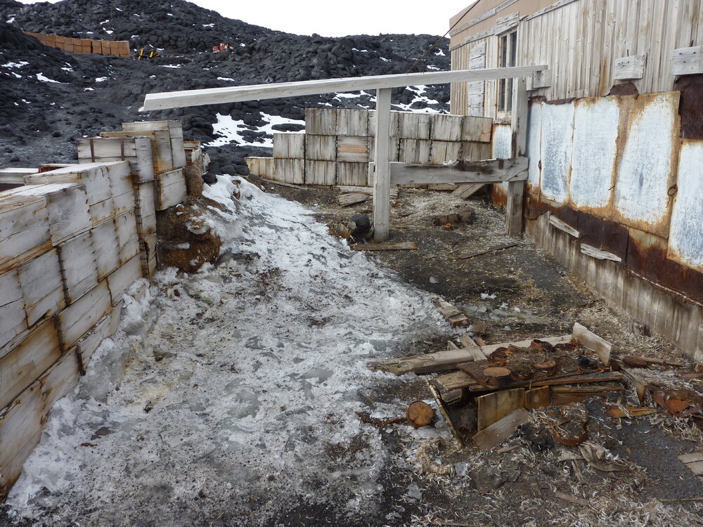 2009-10 Stables area of Shackleton's 'Nimrod' hut
