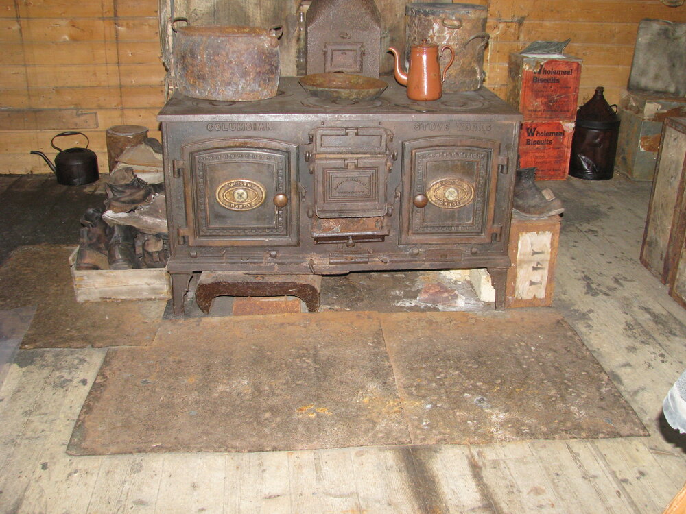 2009-10 Mrs Sam Stove, Shackleton's 'Nimrod' hut