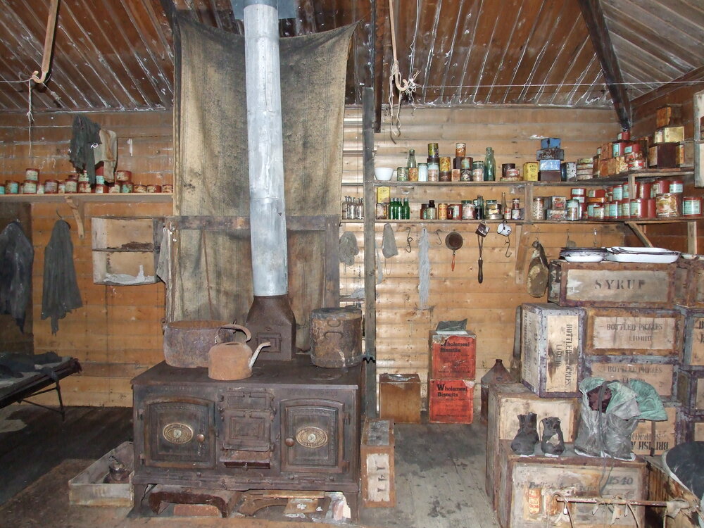 2007 Main space inside Shackleton's 'Nimrod' hut, Cape Royds