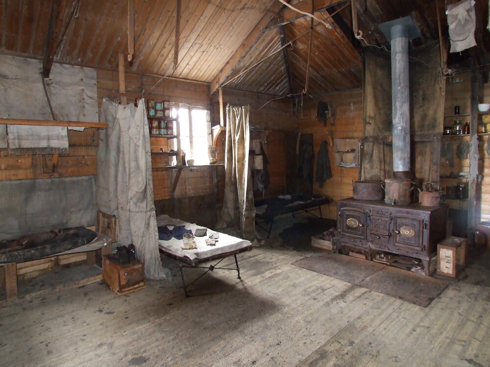 2007 Main space inside Shackleton's 'Nimrod' hut, Cape Royds