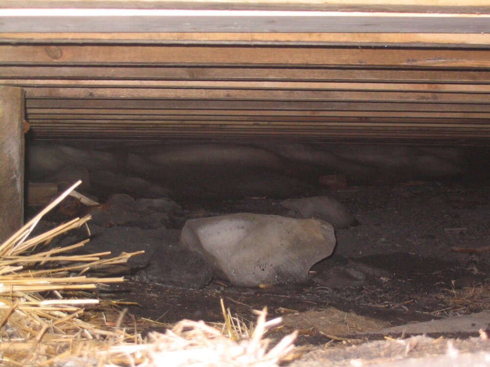 2006-07 Underneath Shackleton's 'Nimrod' hut, Cape Royds (007)
