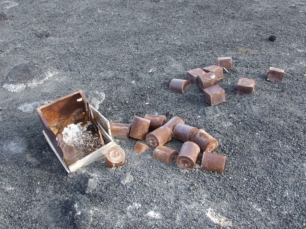 2006-07 Caches of stores at Cape Royds