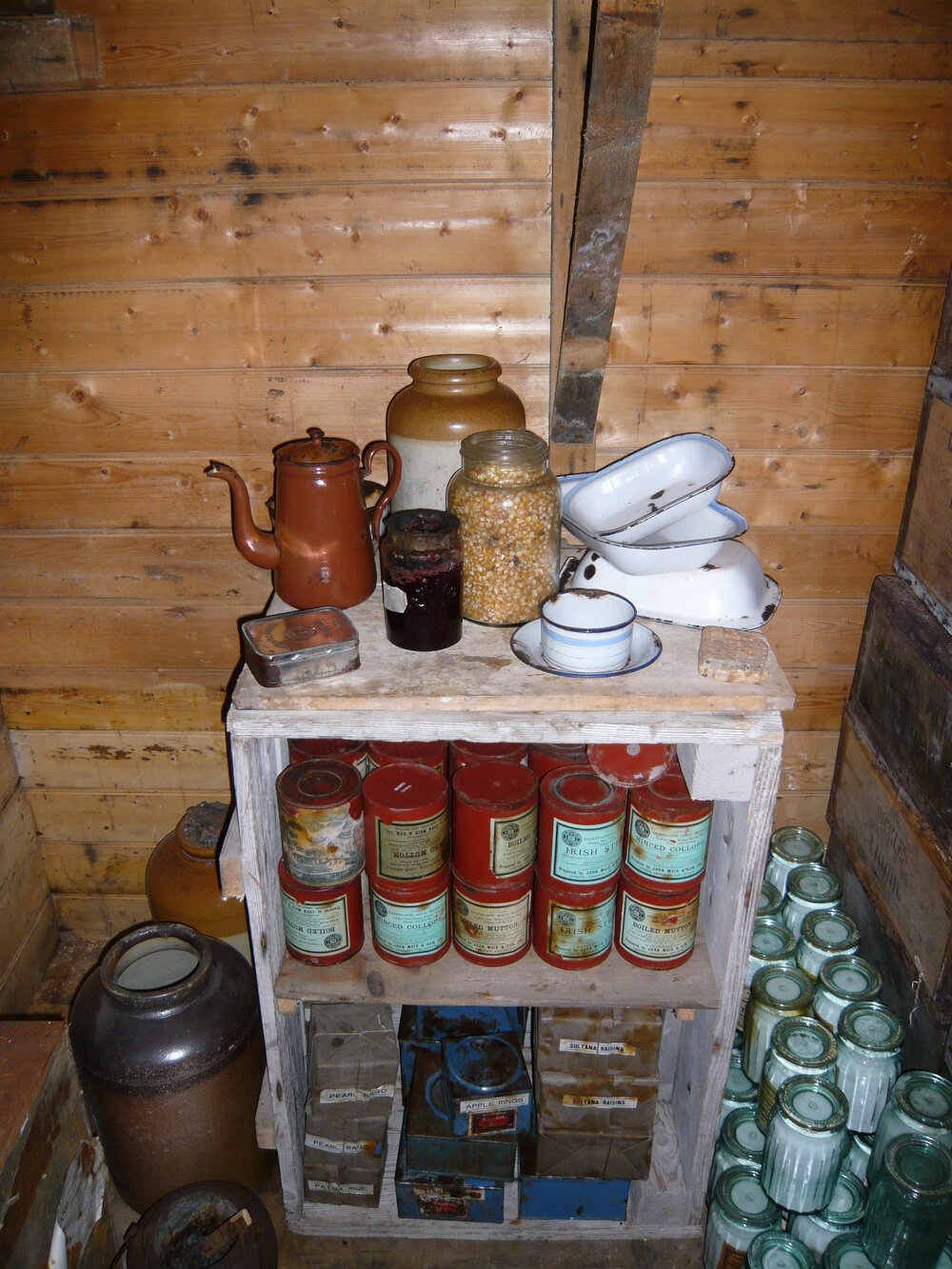 2008 Artefacts in the main space inside Shackleton's 'Nimrod' hut