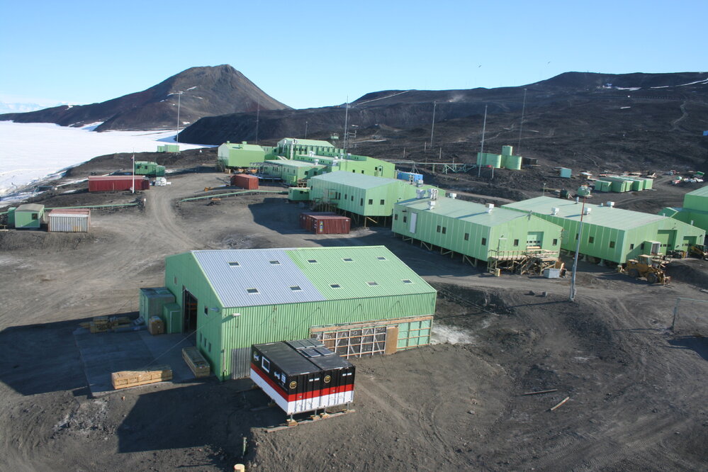 2007 Scott Base from the air