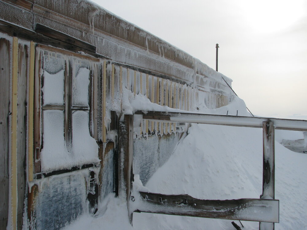 2010-11 Snow build-up in the Stables at Shackleton's 'Nimrod' hut