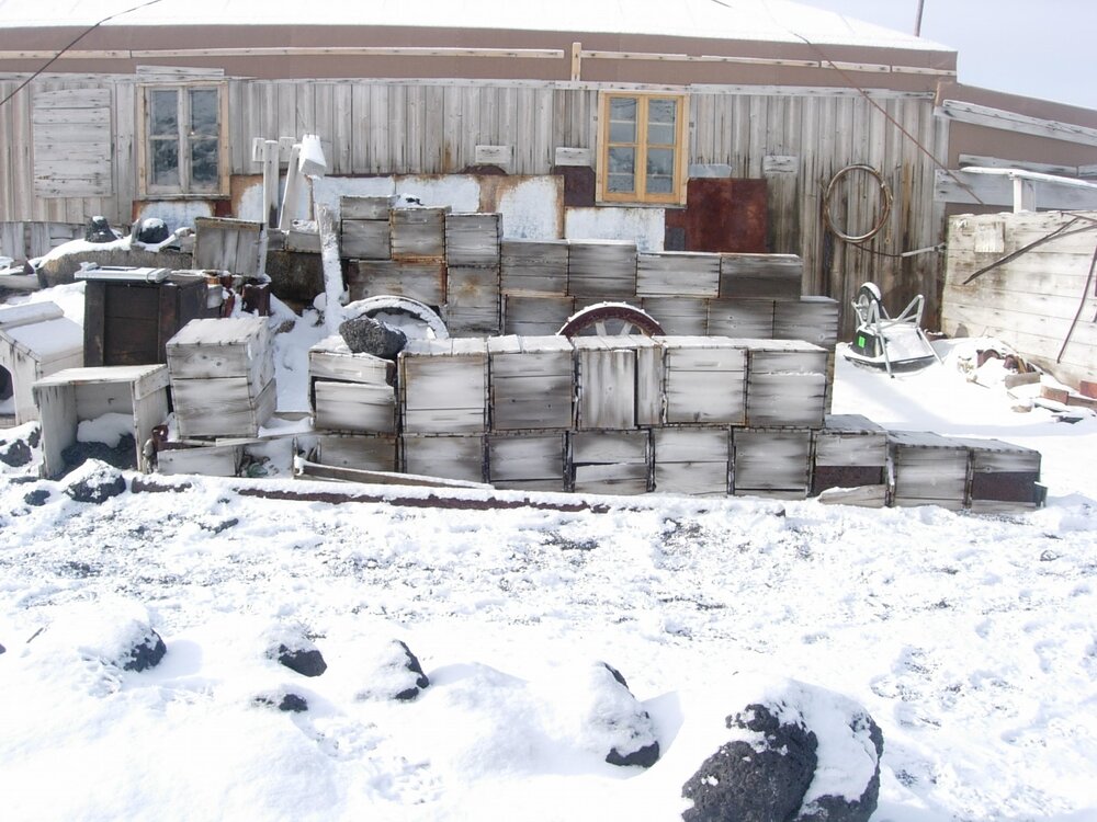 Garage on north side of Shackleton's 'Nimrod' hut