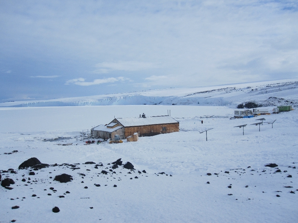 2010-11 Scott's 'Terra Nova' hut and the Barne Glacier