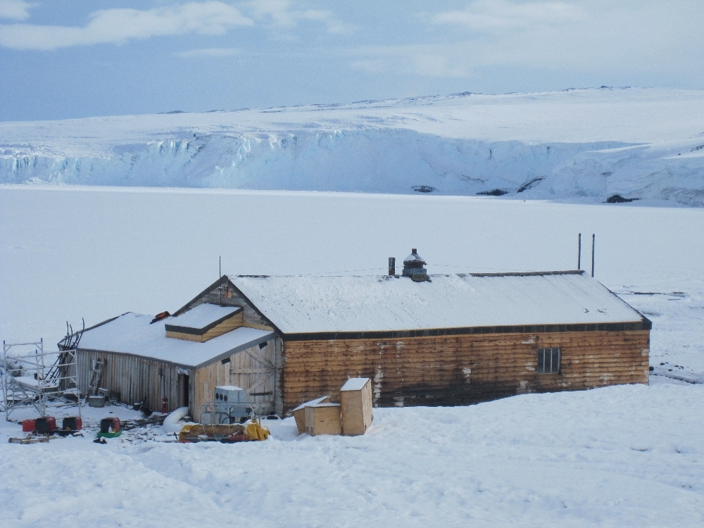 2010-11 Scott's 'Terra Nova' hut and the Barne Glacier