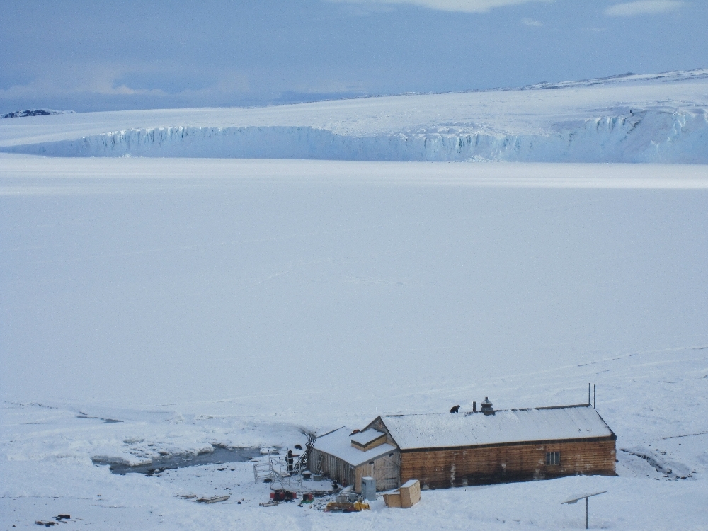 2010-11 Scott's 'Terra Nova' hut and the Barne Glacier