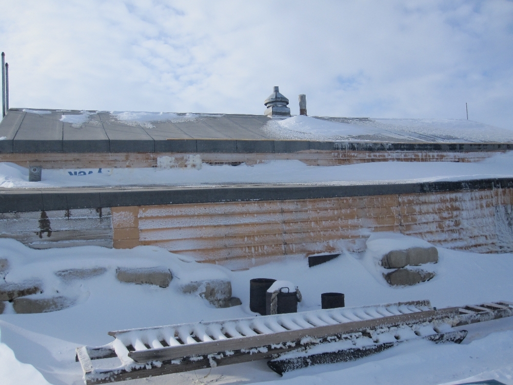 2010-11 Snow build-up around Scott's 'Terra Nova' hut, Cape Evans