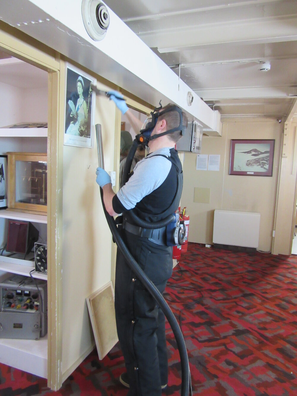 2016-17 Hillary's TAE/IGY hut, conservators at work, Conservator Ciaran Lavelle