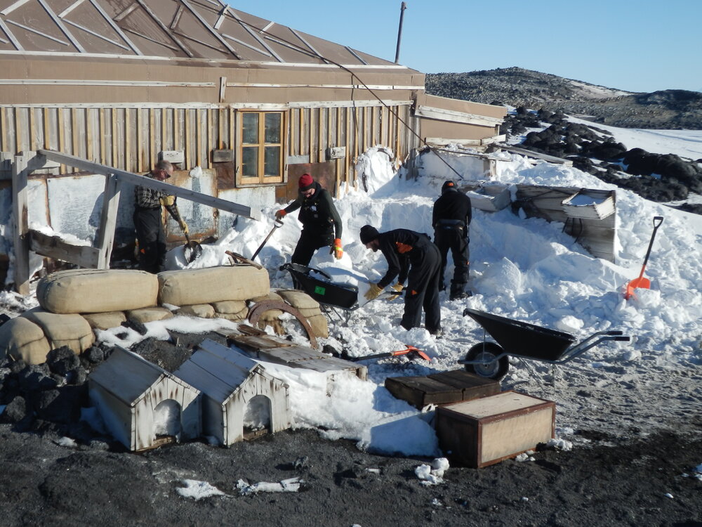 Snow mitigation at Shackleton's 'Nimrod' Hut 