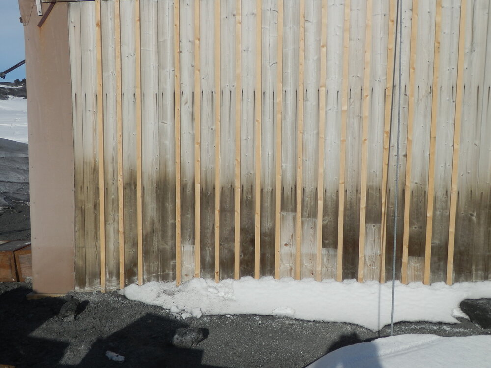 Bare wall before box placement, Shackleton's 'Nimrod' Hut