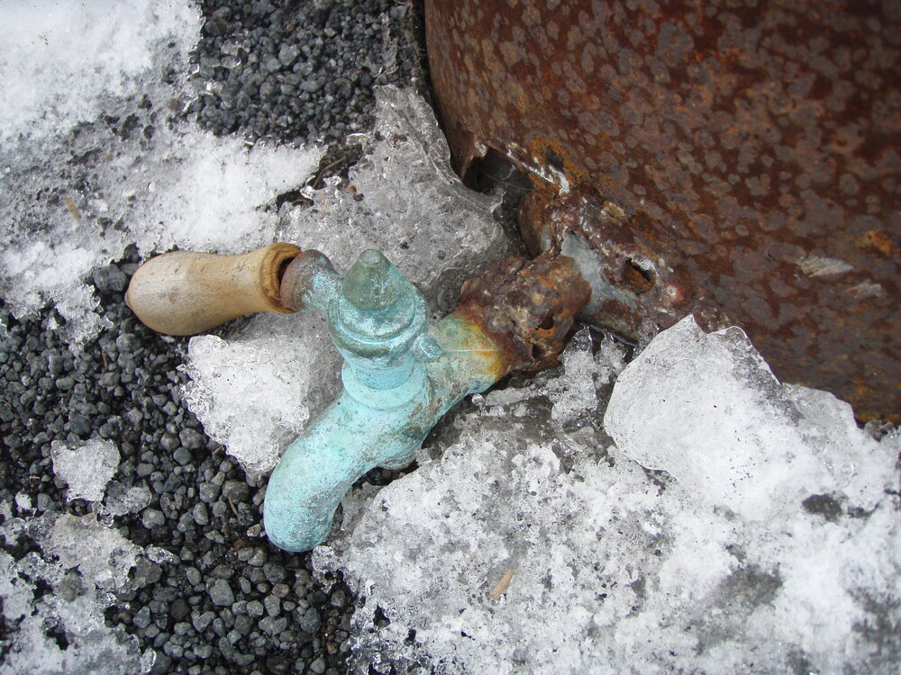 Water melter for Gurney's patent stove, Scott's 'Terra Nova' Hut (001