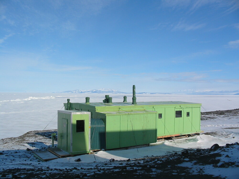 2003 Hillary's TAE/IGY hut, North elevation