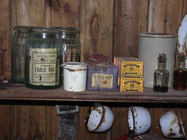 2003 K440 at Borchgrevink's huts - Living hut interior (025)